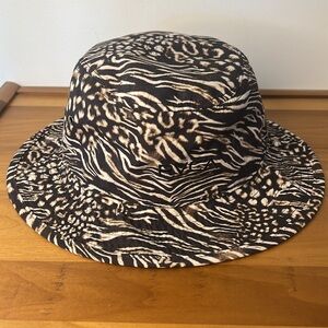 RVCA bucket HAT,Java safari, animal print. NWT